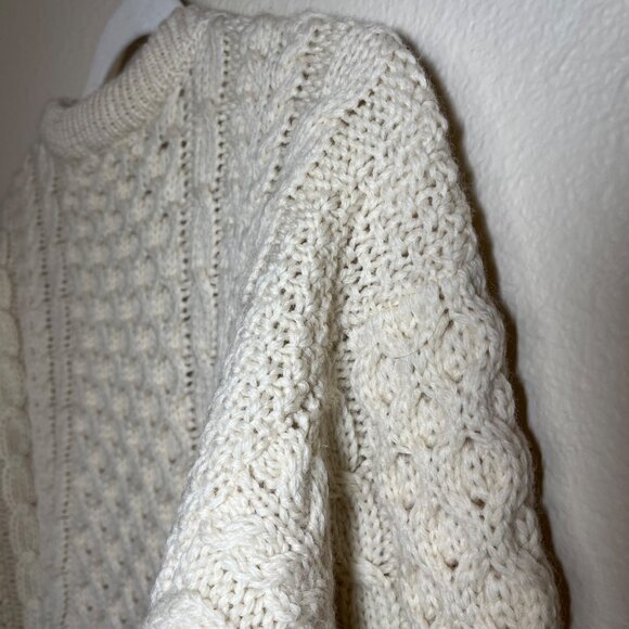 L.L. Bean Vintage Womens Cable Knit Sweater Medium wool Made In Ireland Cream - Picture 6 of 12